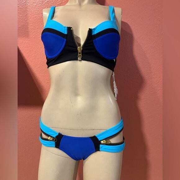 BEACH BUNNY SWIMWEAR.. - Picture 6 of 10